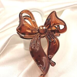 Cobblestone french bow hair claw clip brown | NWOT